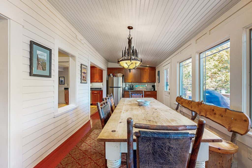 Lakeside Elegance - For a wonderful lakeside fishing getaway
