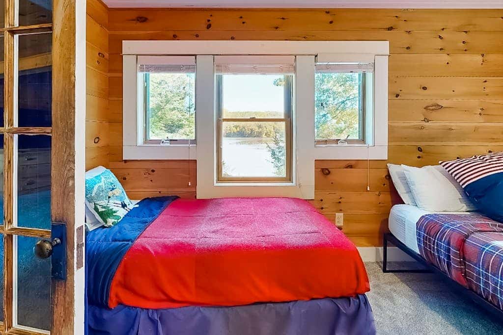 Lakeside Elegance - For a wonderful lakeside fishing getaway