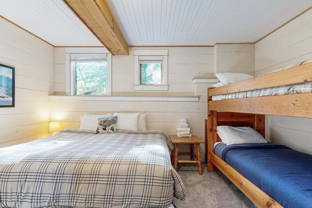 Lakeside Elegance - For a wonderful lakeside fishing getaway