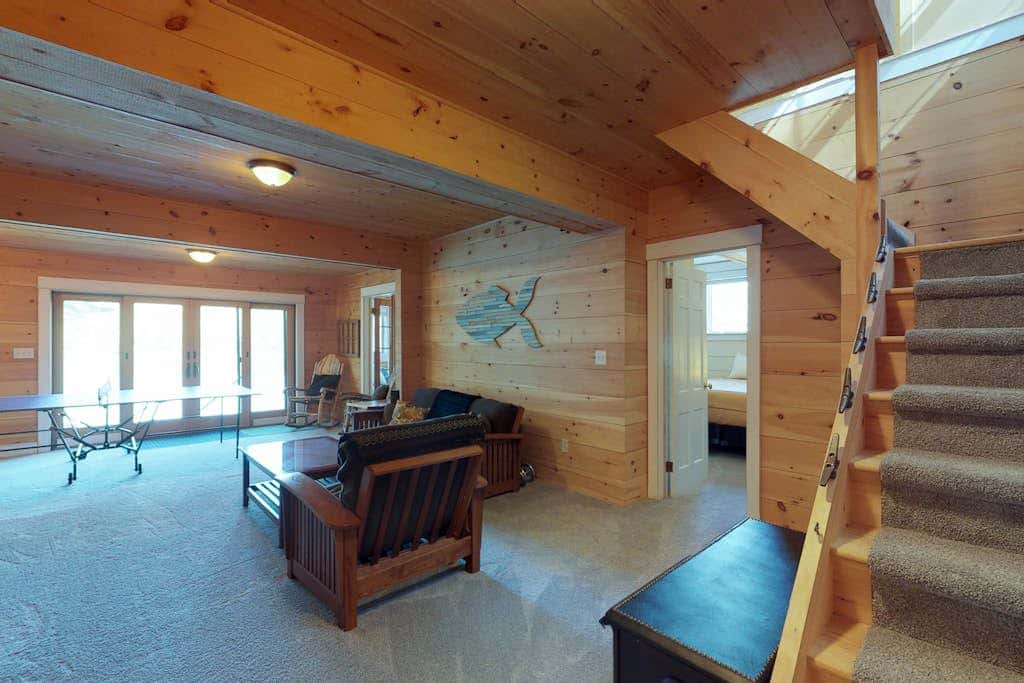 Lakeside Elegance - For a wonderful lakeside fishing getaway
