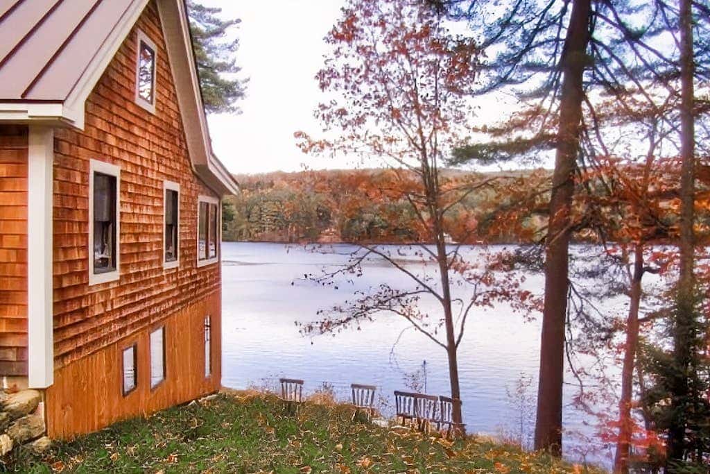 Lakeside Elegance - For a wonderful lakeside fishing getaway