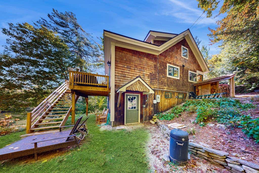 Lakeside Elegance - For a wonderful lakeside fishing getaway
