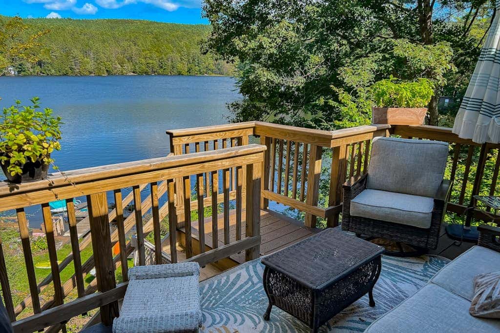 Lakeside Elegance - For a wonderful lakeside fishing getaway