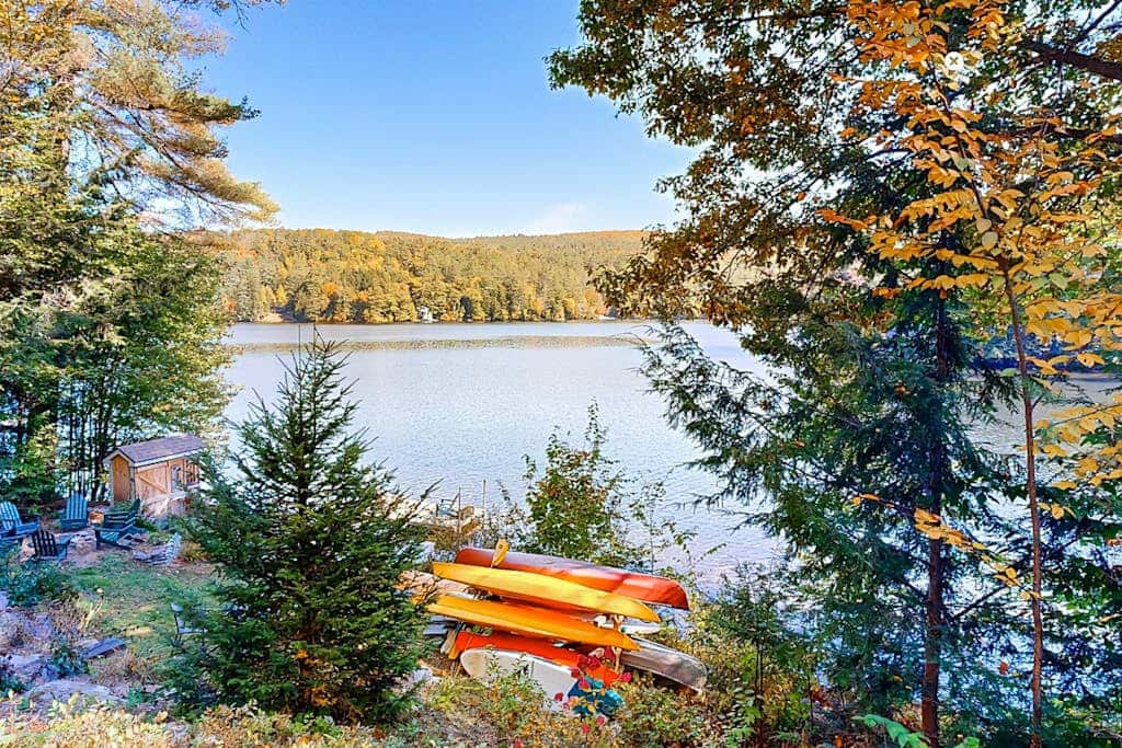 Lakeside Elegance - For a wonderful lakeside fishing getaway