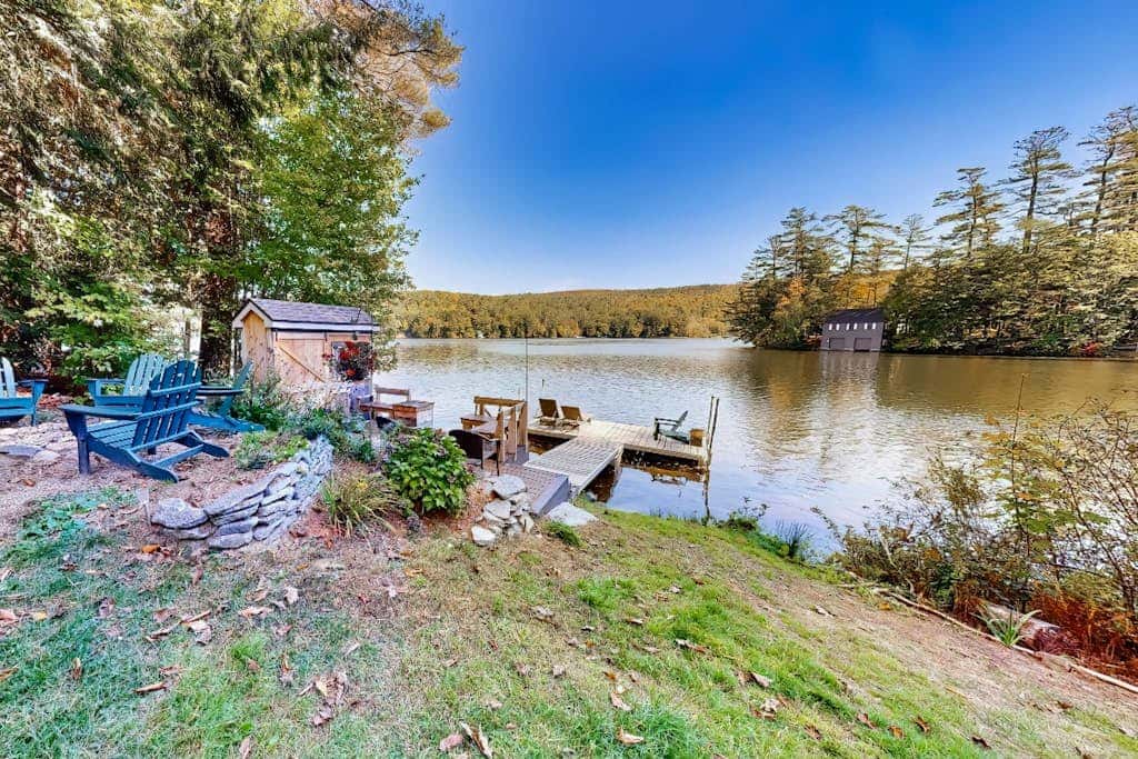 Lakeside Elegance - For a wonderful lakeside fishing getaway