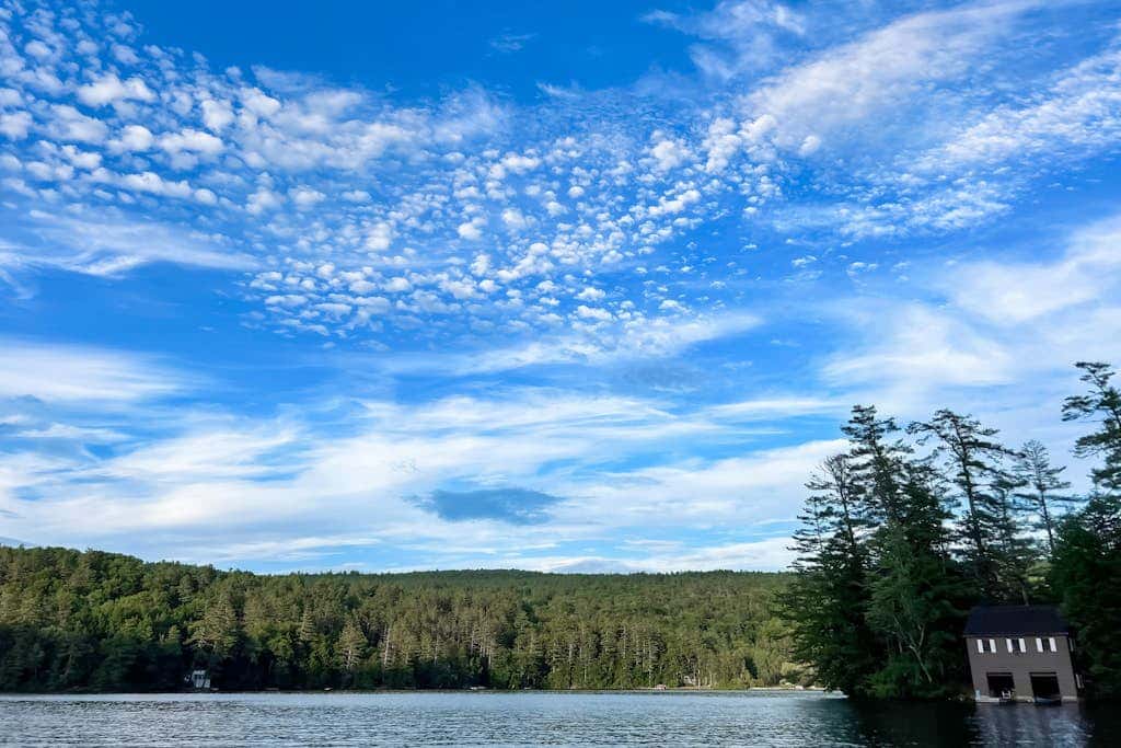 Lakeside Elegance - For a wonderful lakeside fishing getaway