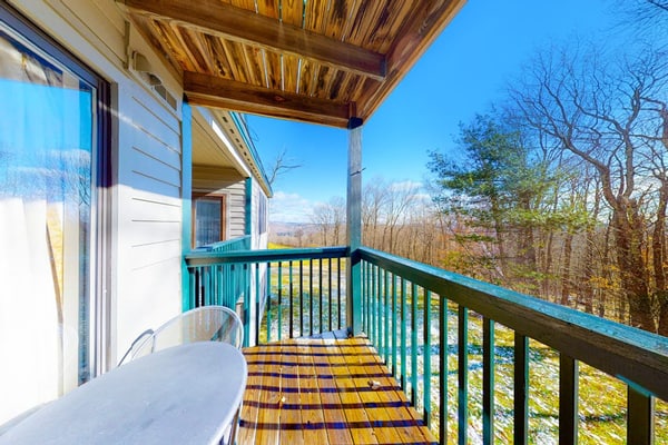 Inviting condo with a fireplace, hot tubs, pool, tennis & washer/dryer