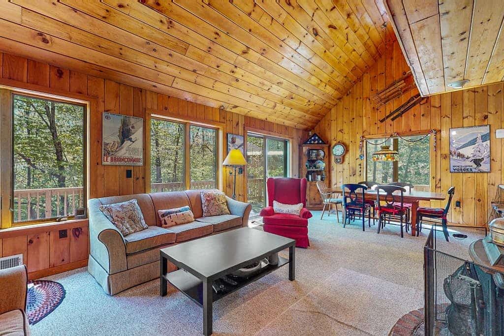 Inviting Okemo ski mountain home, two house walk to ski slope!