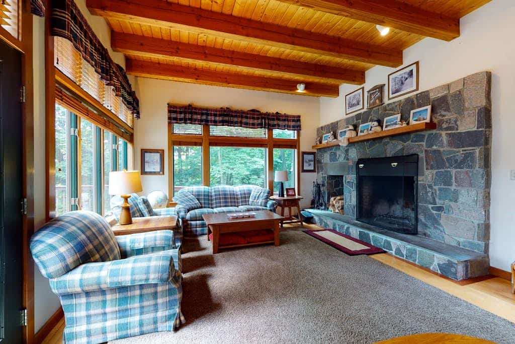 Home near the Bull Run Trail with washer/dryer & cable