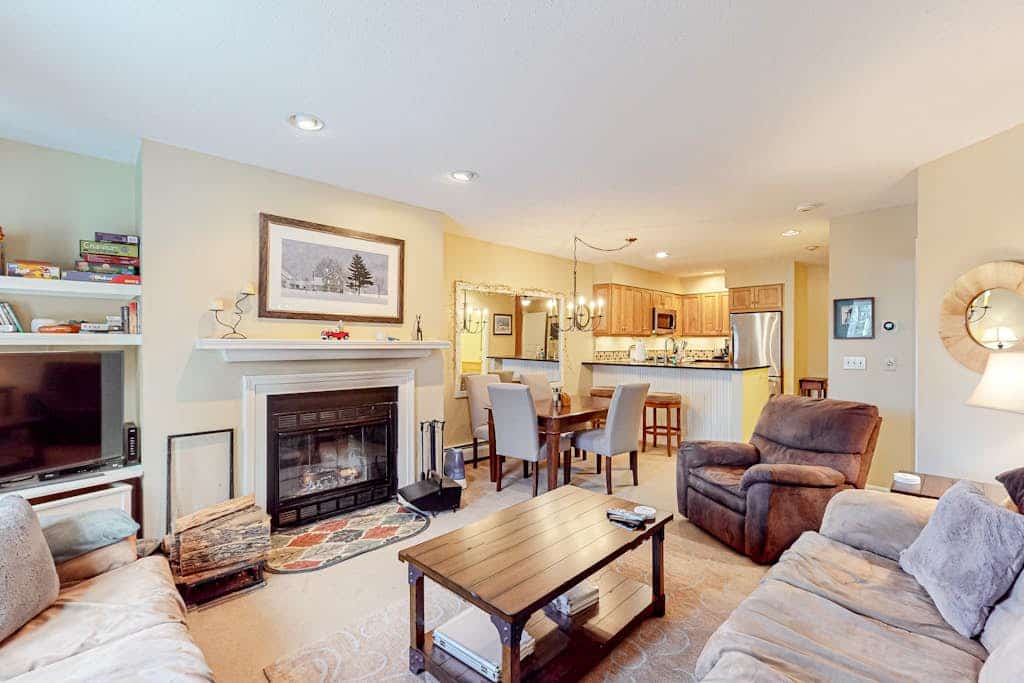 Coveted Ski-In/Ski-Out Winterplace Condo with Hot Tubs, Indoor Pool & Fireplace
