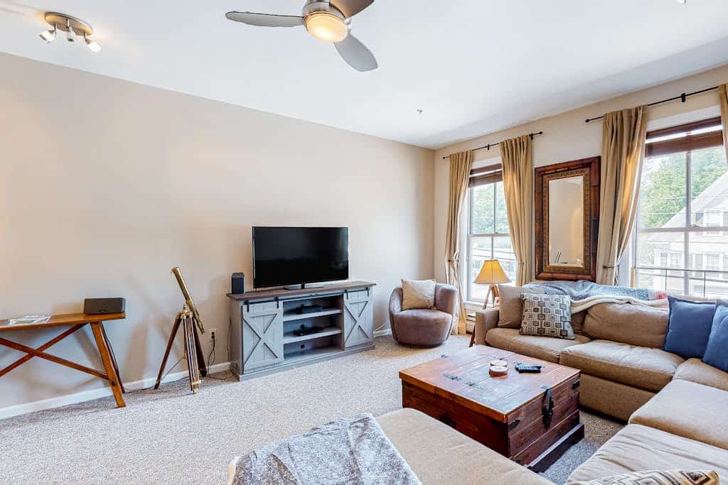 Serene condo near skiing and golf with balcony, fast WiFi, and washer/dryer