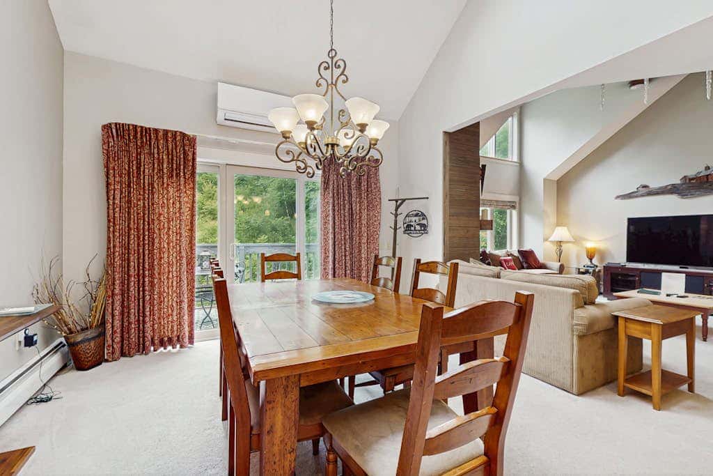 The Bear Den - Solitude Village J202