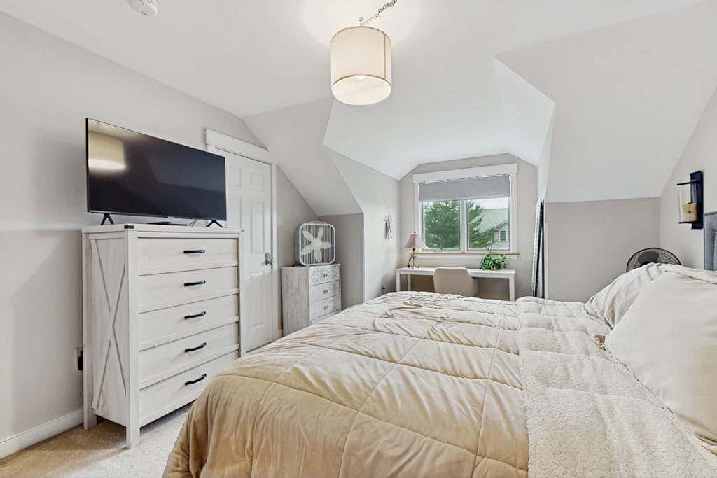The Bear Den - Solitude Village J202