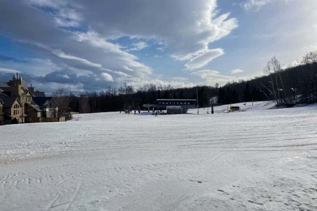 The Bear Den - Solitude Village J202