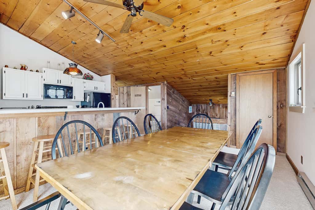 The Spacious Mountain Retreat