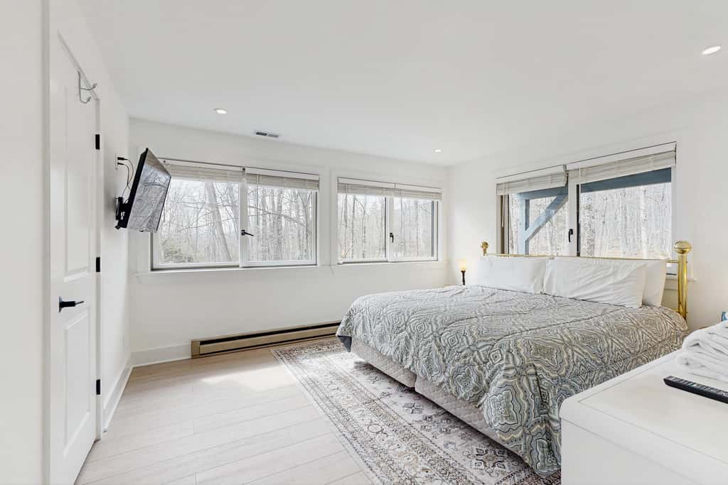 The Spacious Mountain Retreat