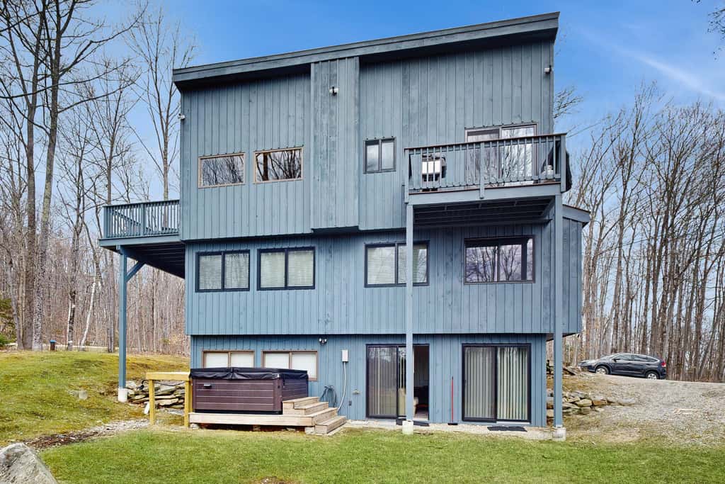 The Spacious Mountain Retreat