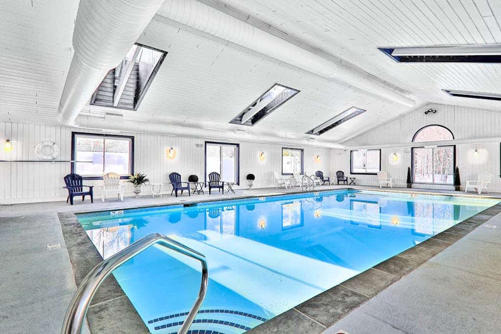 Ski-in/out condo with fireplace & on-site pool/hot tub/tennis