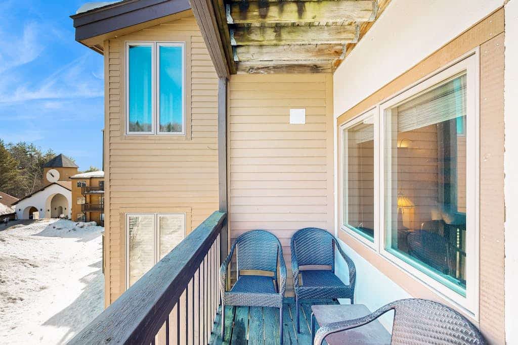Ski-in/out mountainside condo w/ mountain views, private deck, fireplace, w/d