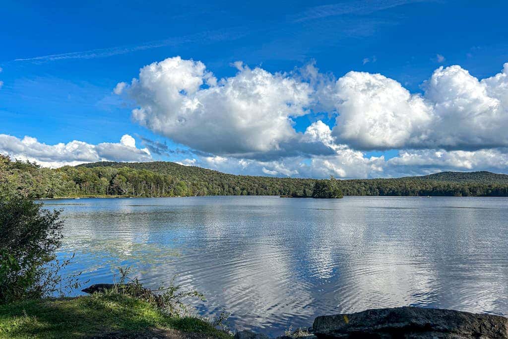 SoMoguly Mountain and Lake Retreat