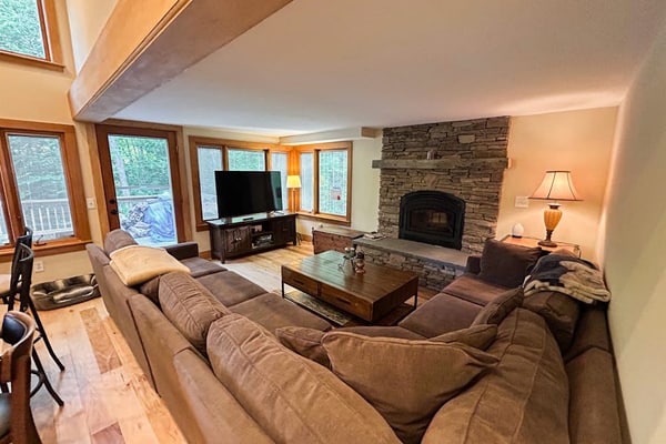 Dog-friendly house w/ sauna, pool table, fireplace, deck, firepit, skiing nearby