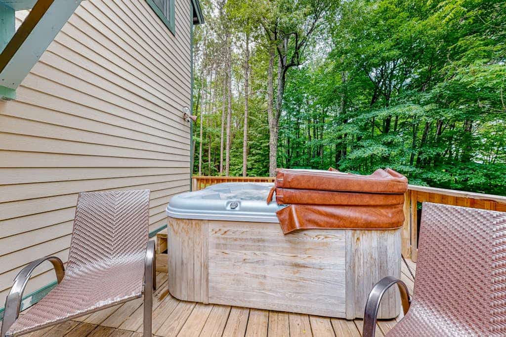 Old Ark Retreat | Secluded  & spacious dog-friendly home in Wilmington