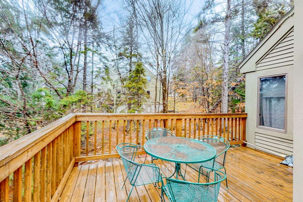Golf course condo w/ views, close to skiing, balcony, w/d, wifi, cable, tv