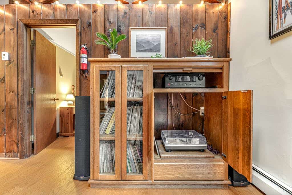Dog-friendly cabin with forest setting, woodstove & deck - near Killington