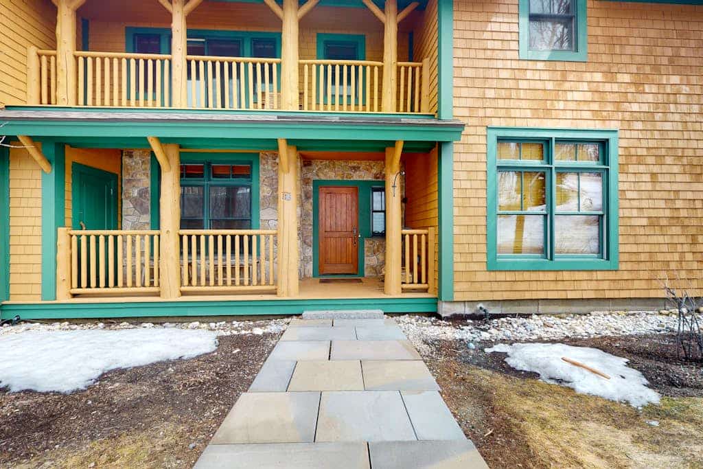 Stratton TreeTop condo with private hot tub, fireplace, decks & mountain view