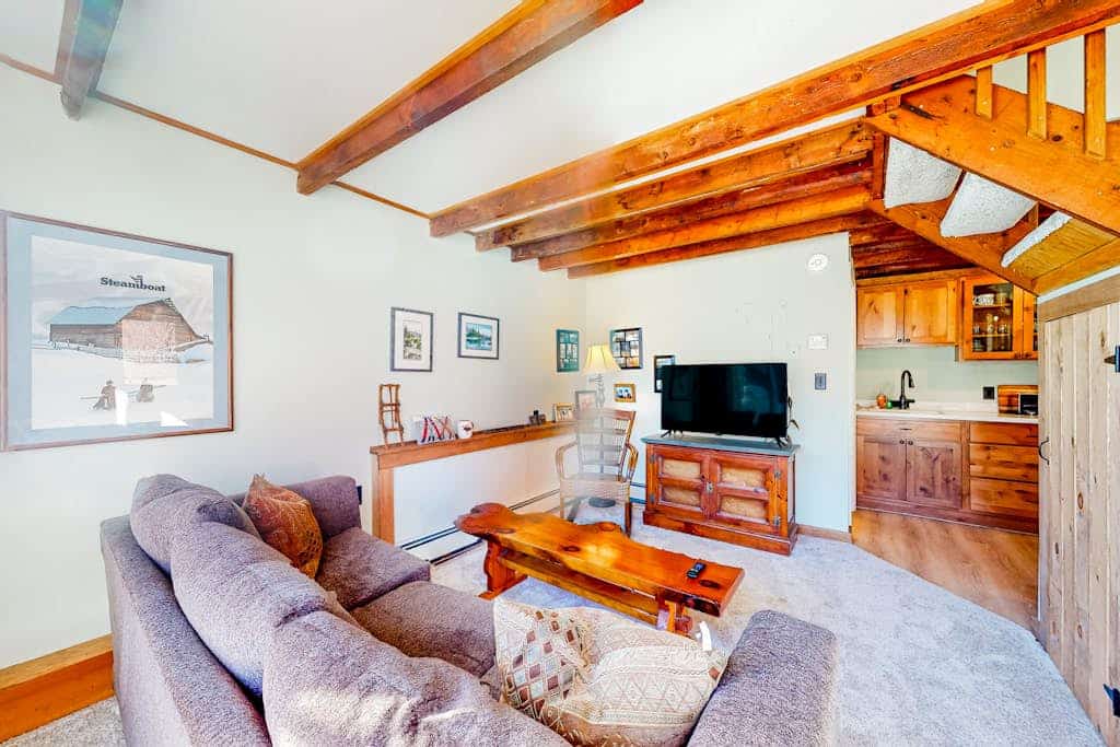 Cozy condo near skiing with fireplace & deck