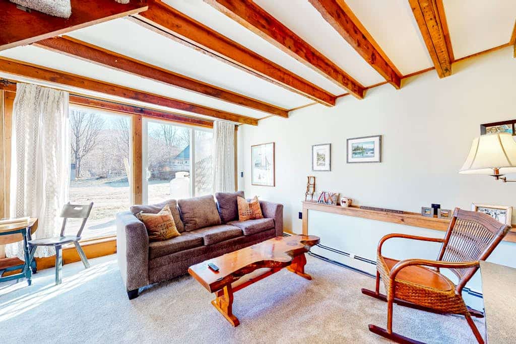 Cozy condo near skiing with fireplace & deck