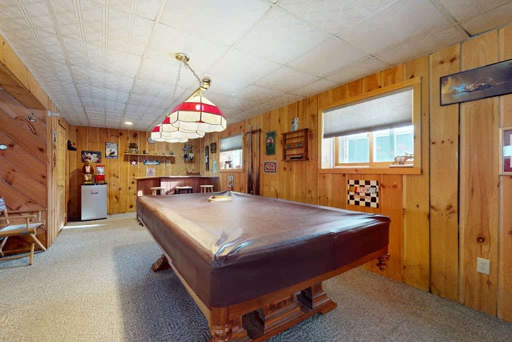 Mountain-view home near the slopes with at-home entertainment - dog-friendly