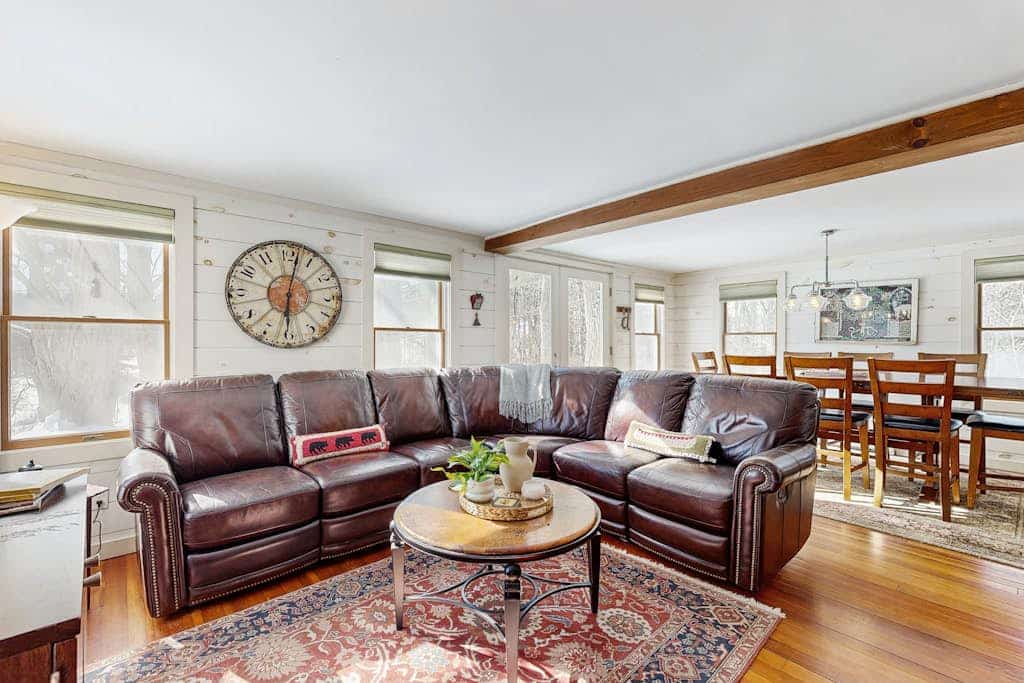 Cozy farmhouse w/ mountain views, woodstove, bbq, cable, close to Okemo, w/d