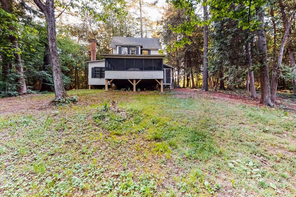 Cedar - Wooded Island Cabin with Screened Porch