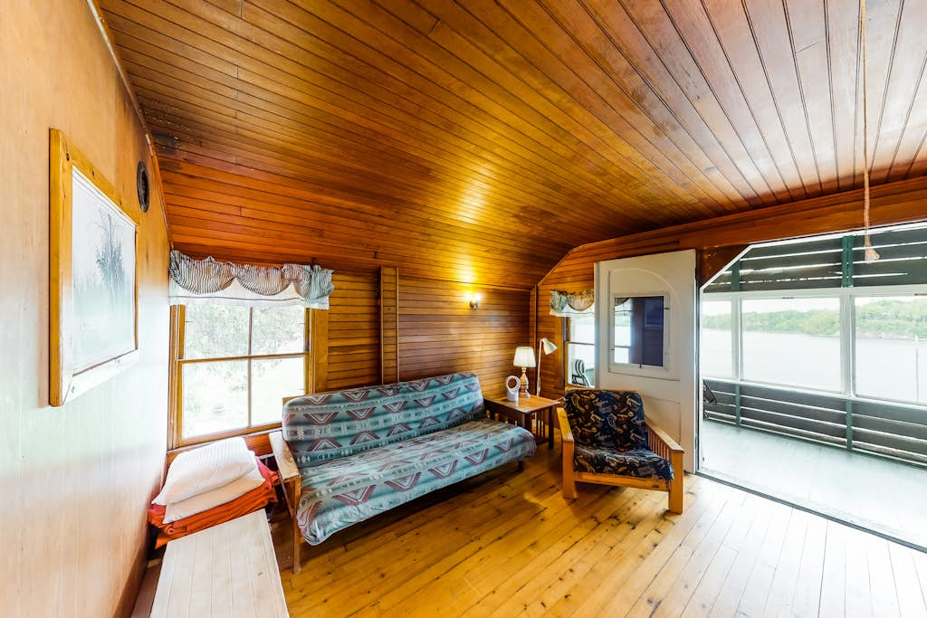 Willow - Private Island Retreat on Lake Champlain