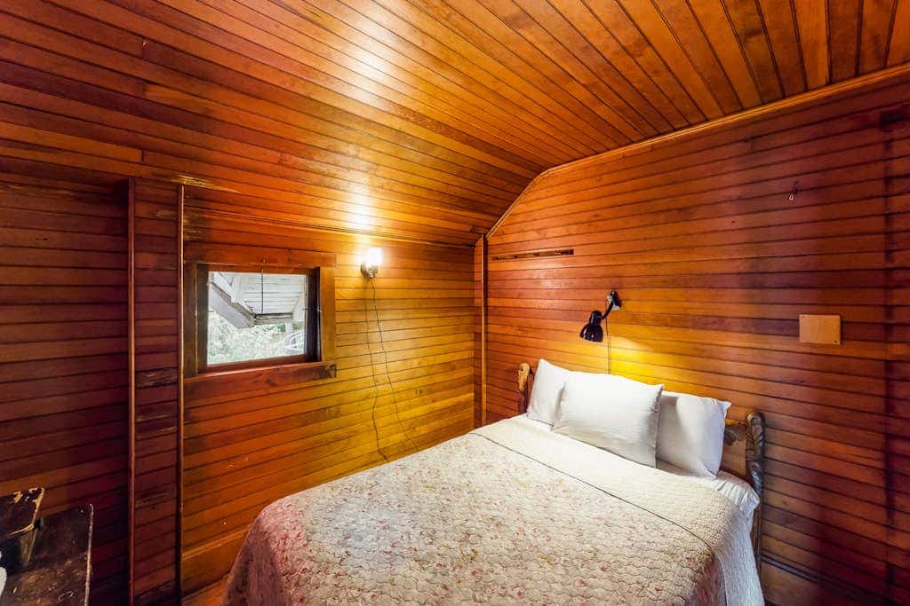 Willow - Private Island Retreat on Lake Champlain