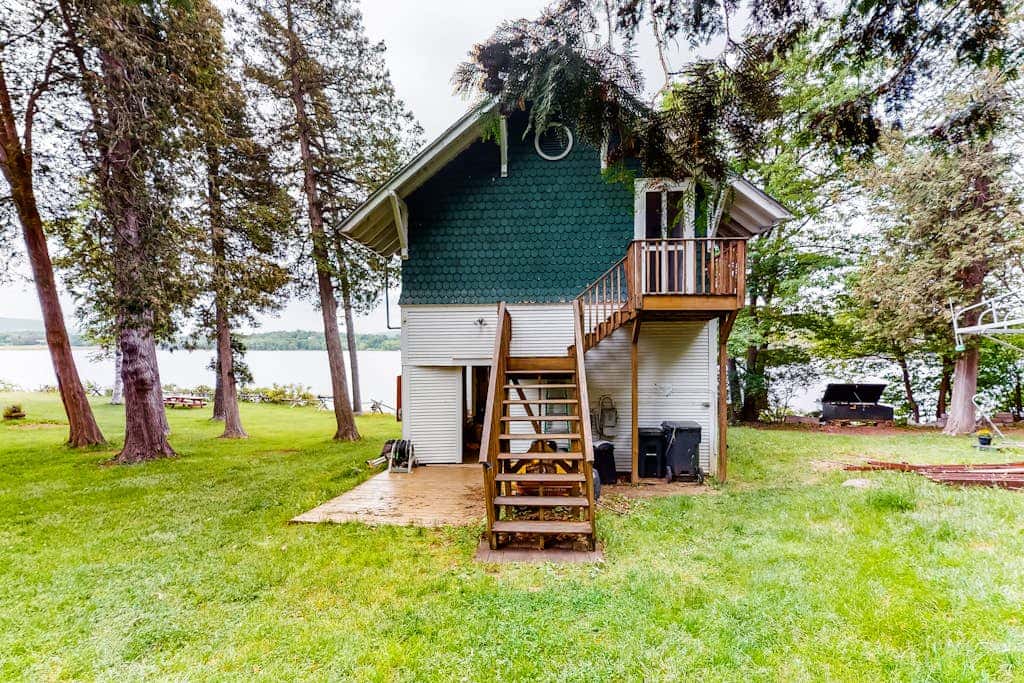 Willow - Private Island Retreat on Lake Champlain