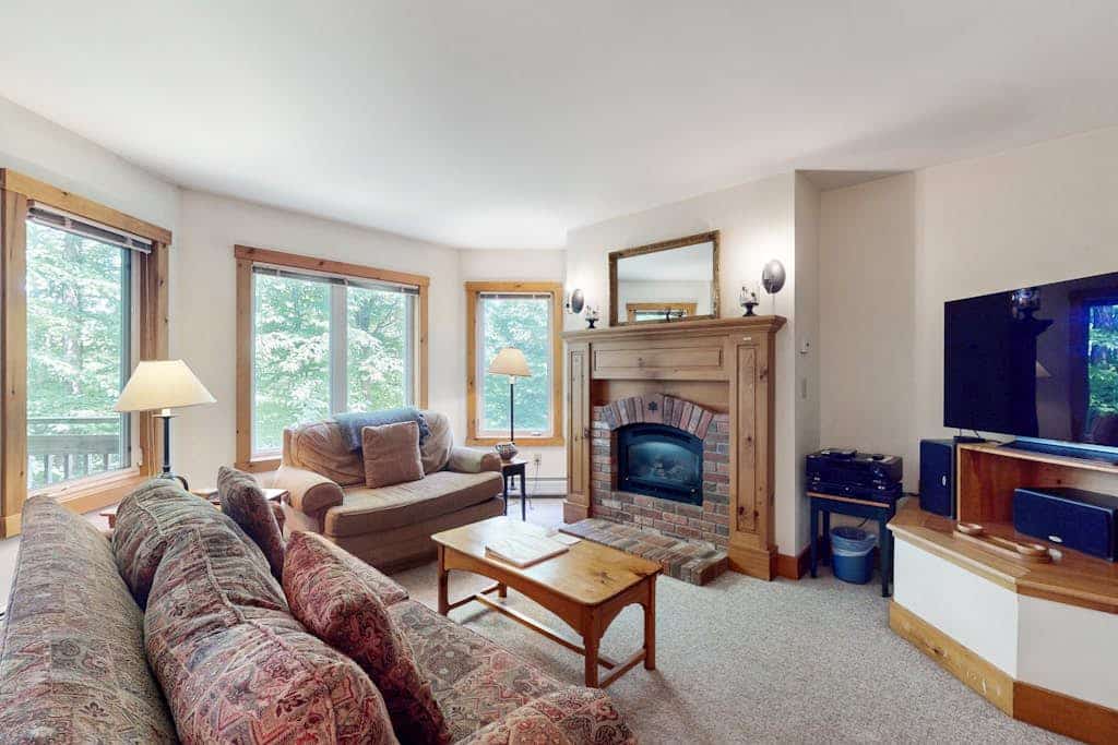 Ski-in/ski-out Jay Peak Resort condo near water park, ice skating, & hiking