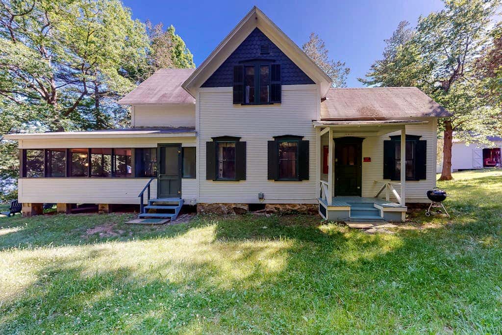 Birch - Private Island Farmhouse Retreat in Lake Champlain
