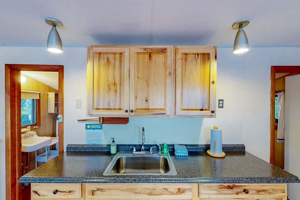 Oak - Waterfront Cottage on Private Island in Lake Champlain