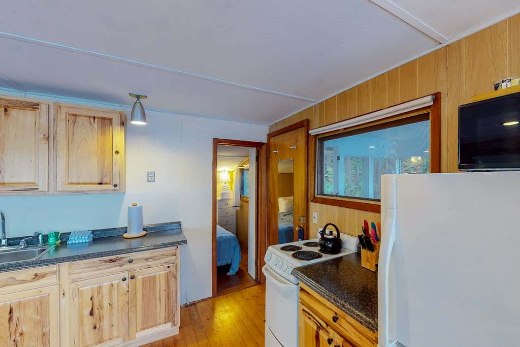 Oak - Waterfront Cottage on Private Island in Lake Champlain