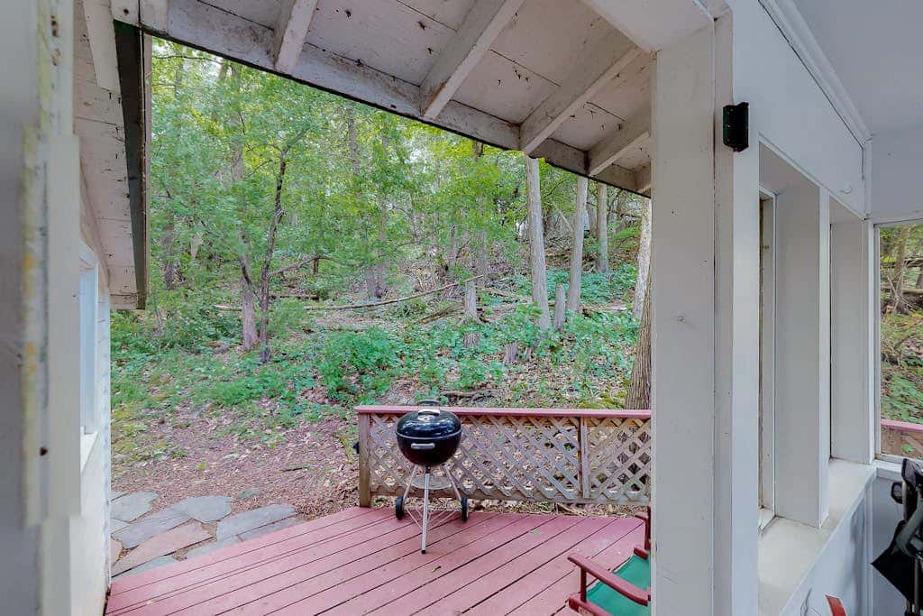 Oak - Waterfront Cottage on Private Island in Lake Champlain