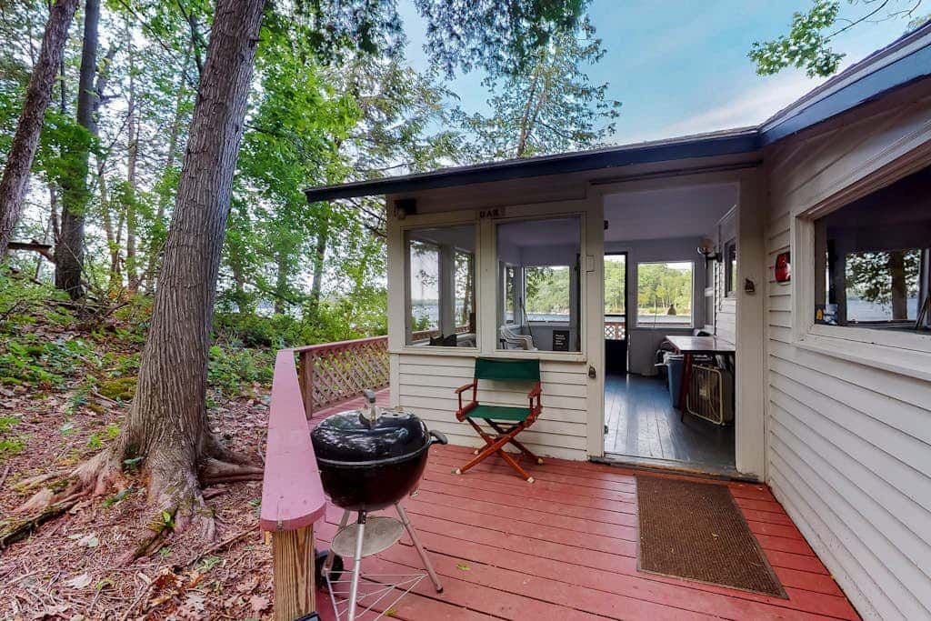 Oak - Waterfront Cottage on Private Island in Lake Champlain