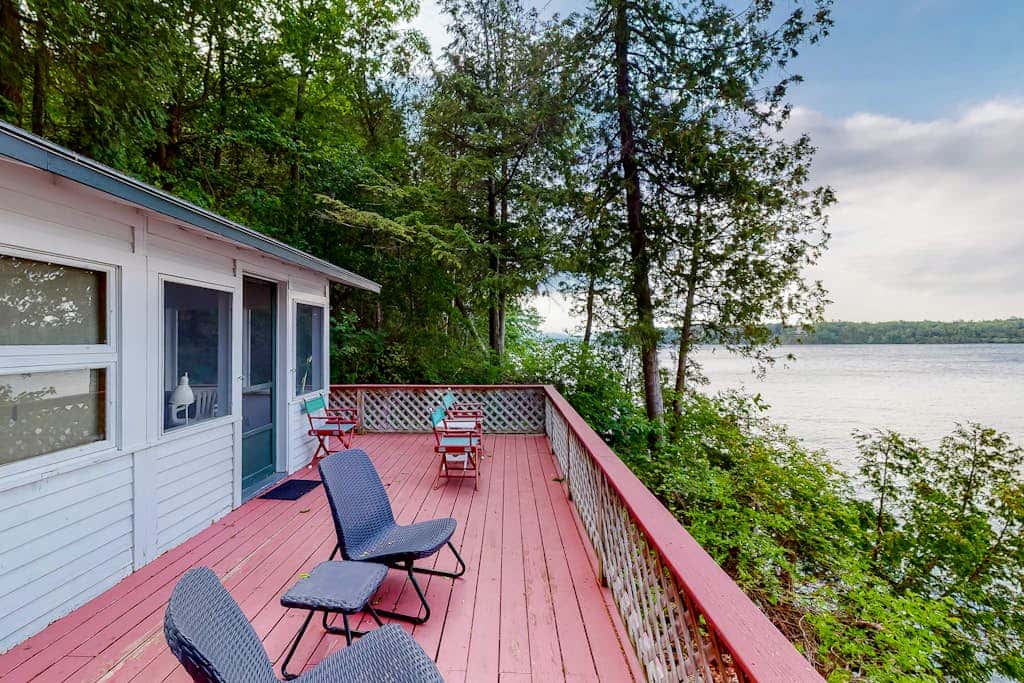 Oak - Waterfront Cottage on Private Island in Lake Champlain