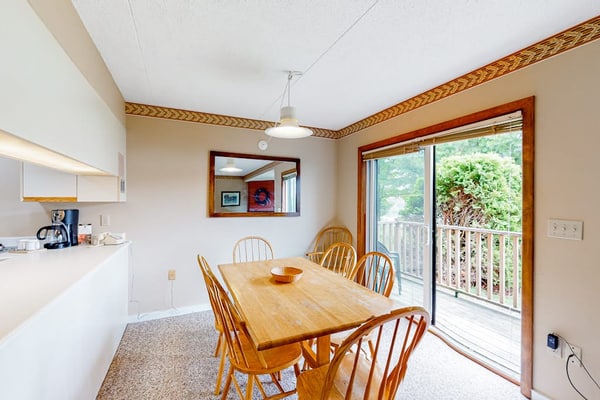 Inviting ski-in/out condo with mountain view, fireplace, deck & washer/dryer