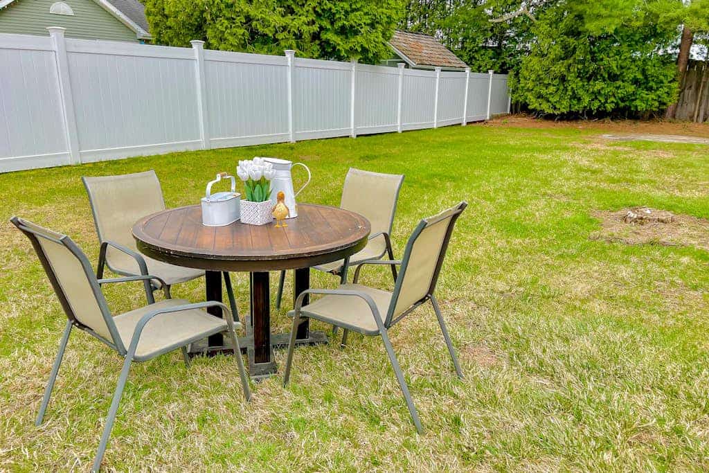 Charming two-story duplex with a full kitchen & grassy yard - near Mallets Bay