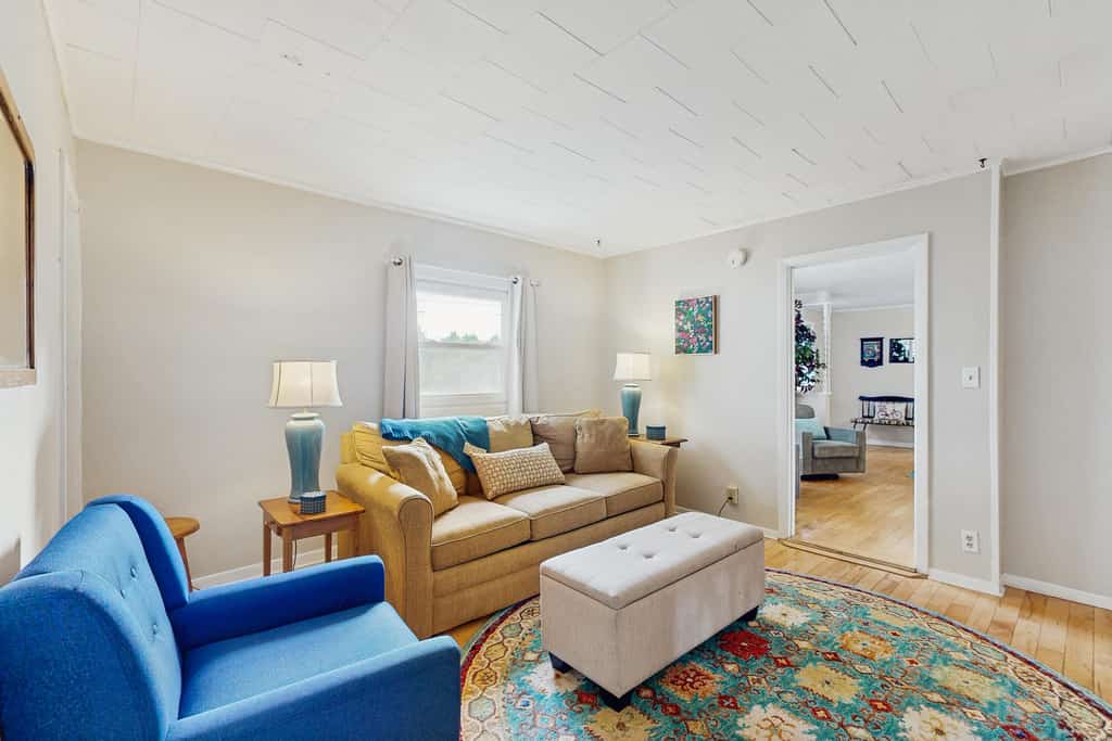 Charming two-story duplex with a full kitchen & grassy yard - near Mallets Bay