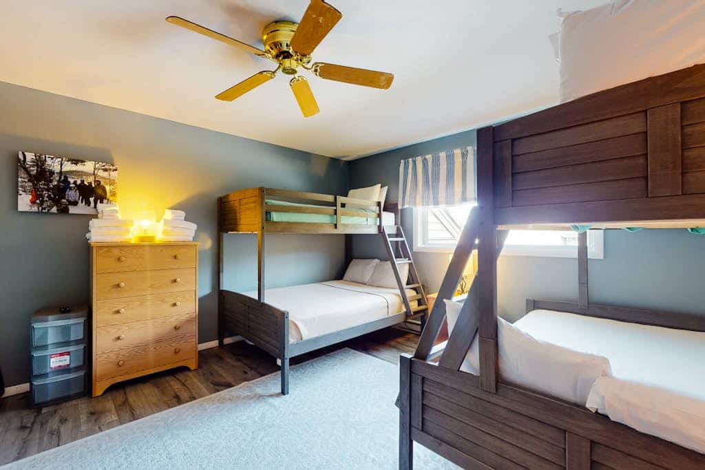 Ski-in/ski-out third-floor condo, lift views, pools, fireplace, balcony, & Wifi