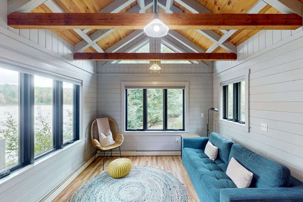 Lakehouse, waterfront, dock, kayaks, wifi, grill, outdoor dining, ping-pong, w/d