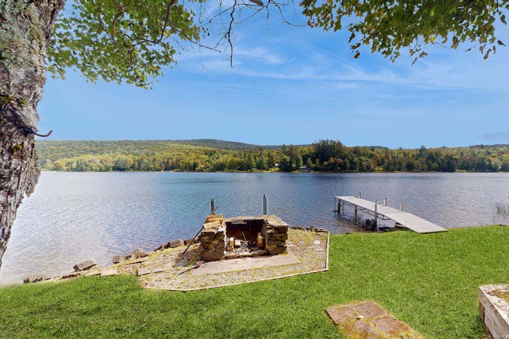 Serenity by the lake